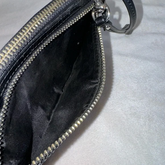 ‼️SOLD‼️Coach Women's‎ Black Square Shape Front Zipper Wristlet/Wallet - Picture 12 of 14